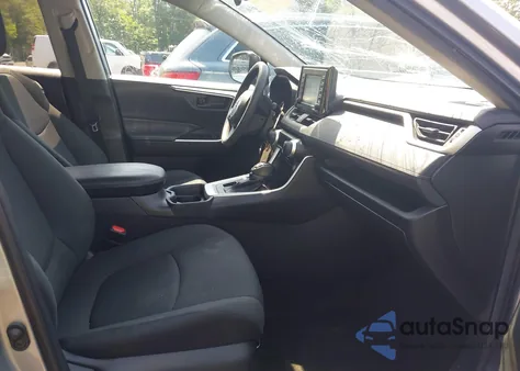 2021 Toyota Rav4 Le z USA, uszkodzony, nr VIN 2T3F1RFV1MC169137